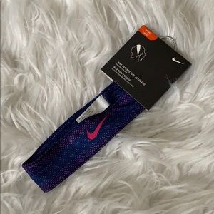 Nike headband